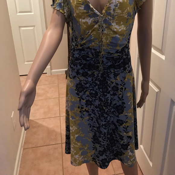 Just lovely BCBG dress - Picture 2 of 5